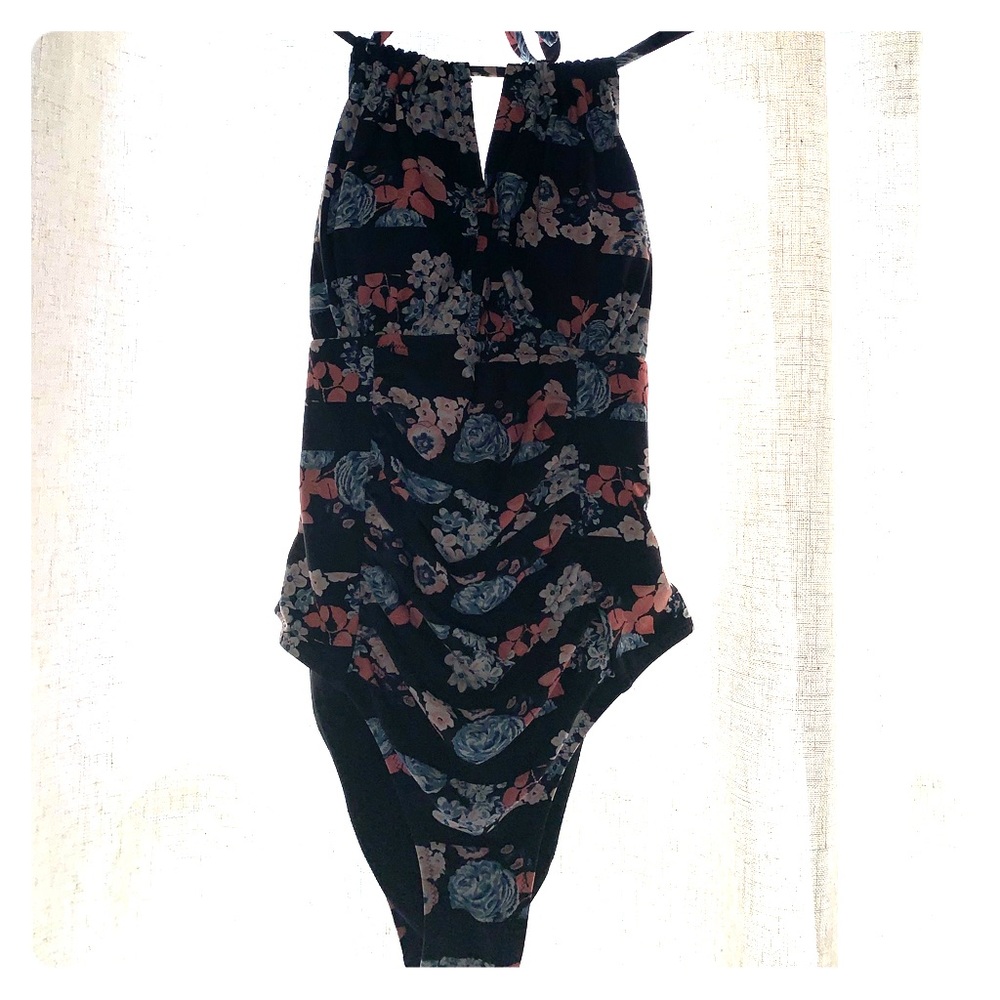 Cupshe one piece bathing suit